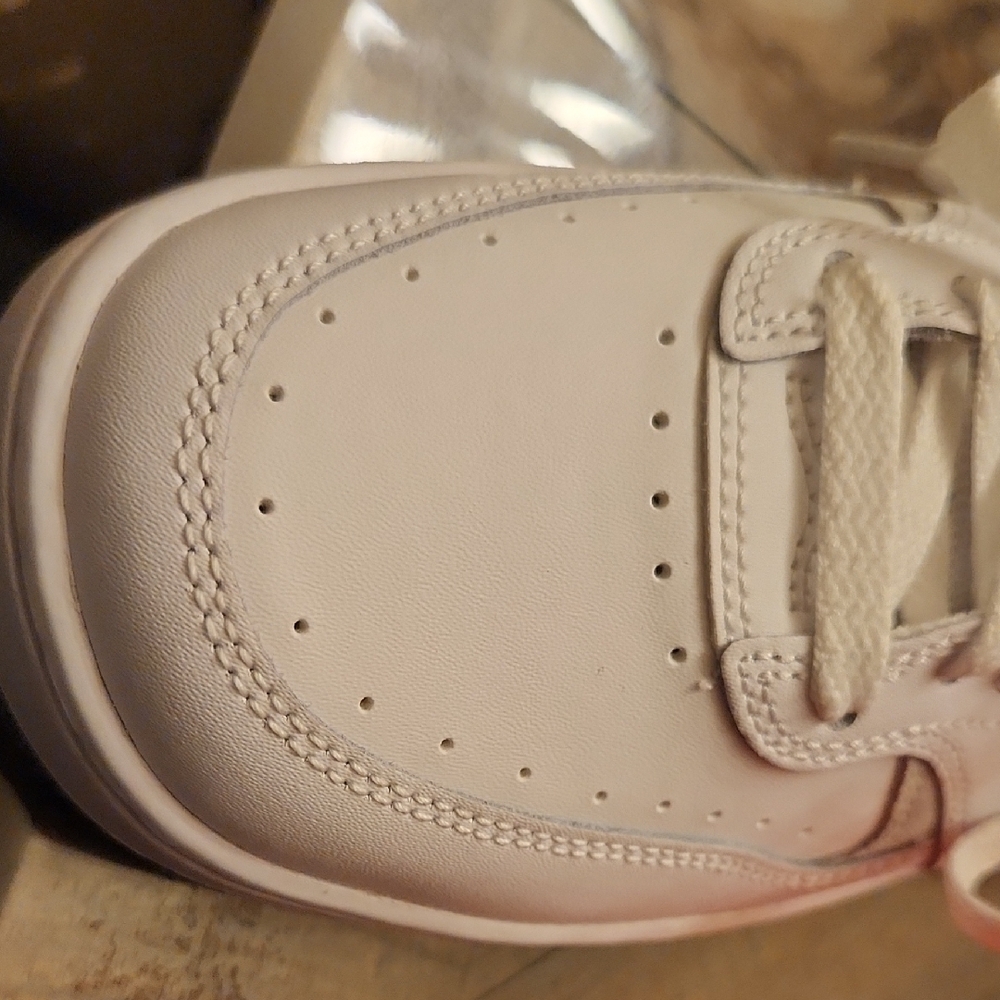 Nike Women's White and Purple Sneakers - Picture 2 of 7